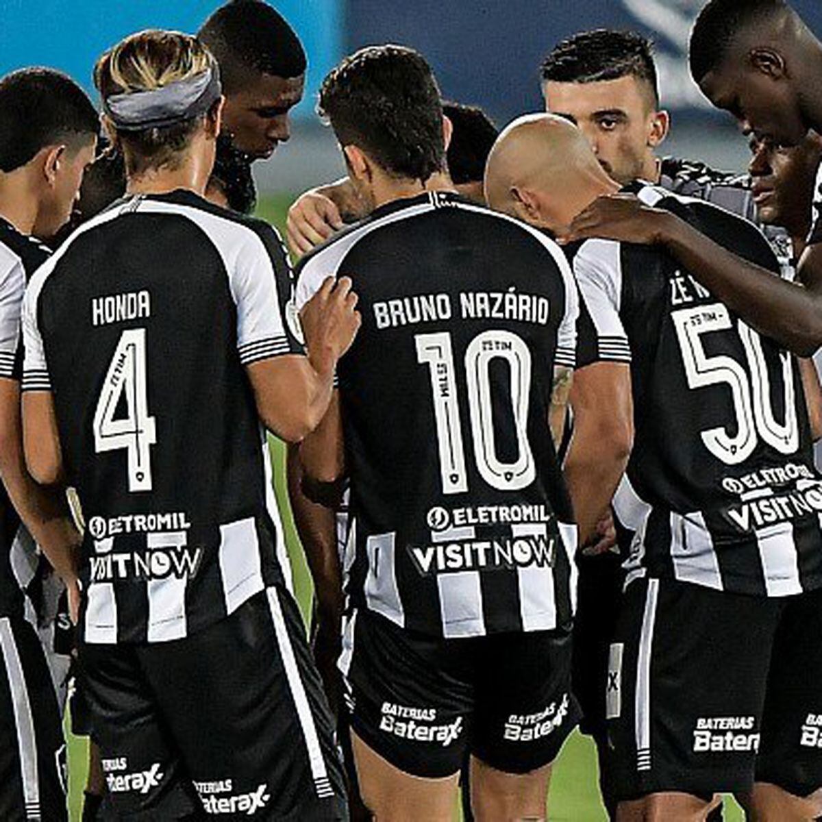 Jogadores do Bahia analisam a derrota e reclamam da arbitragem no
