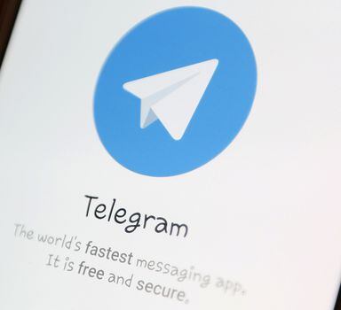 Vocês tem algum grupo no whatsapp, telegram discord? Seria legal  compartilhar alguns vídeos com a comunidade, mas o app não suporta vídeos  :'( - Meme by Shrillstein :) Memedroid