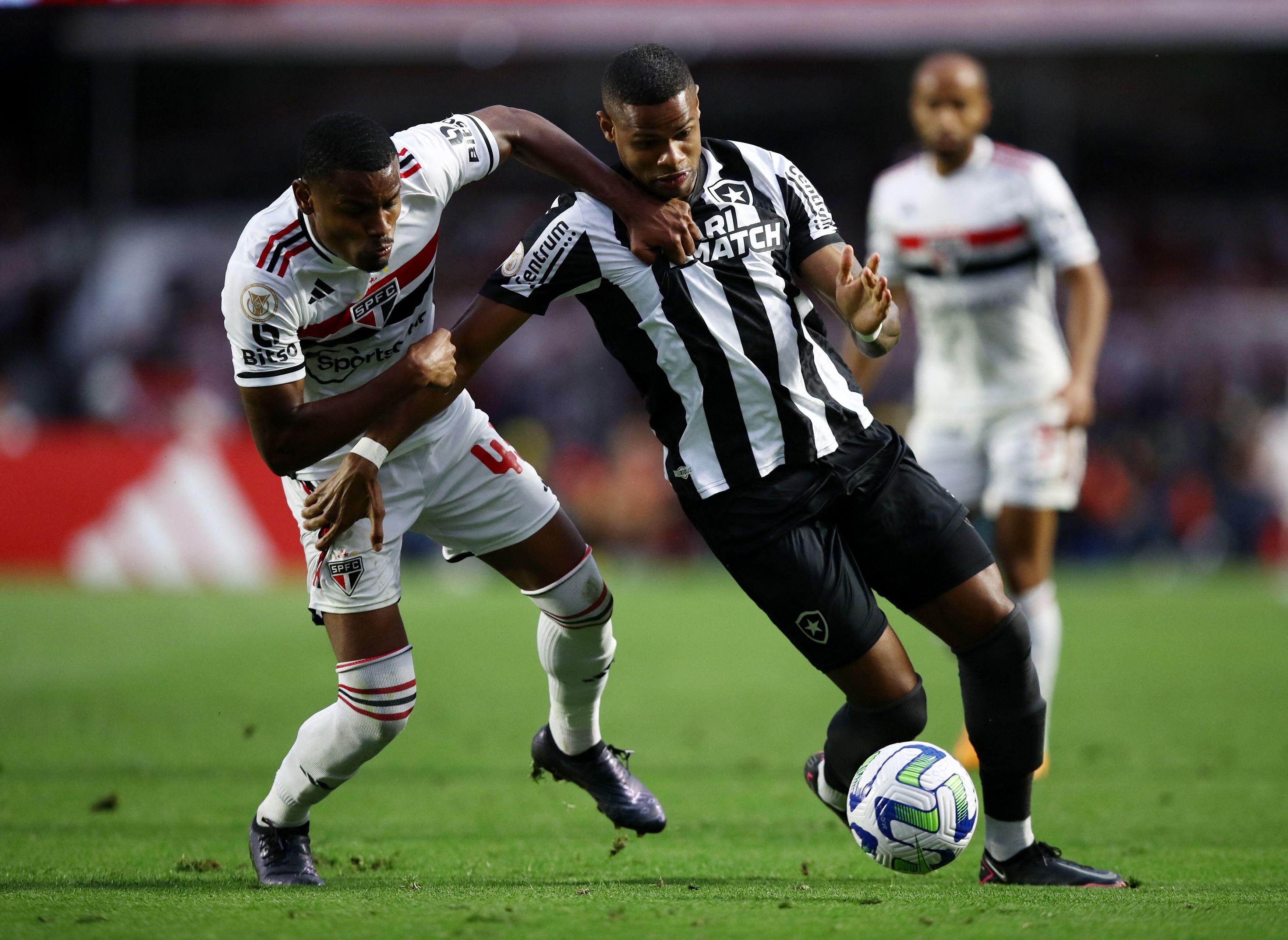 Em jogo morno, São Paulo fica no 0 x 0 com o líder Botafogo