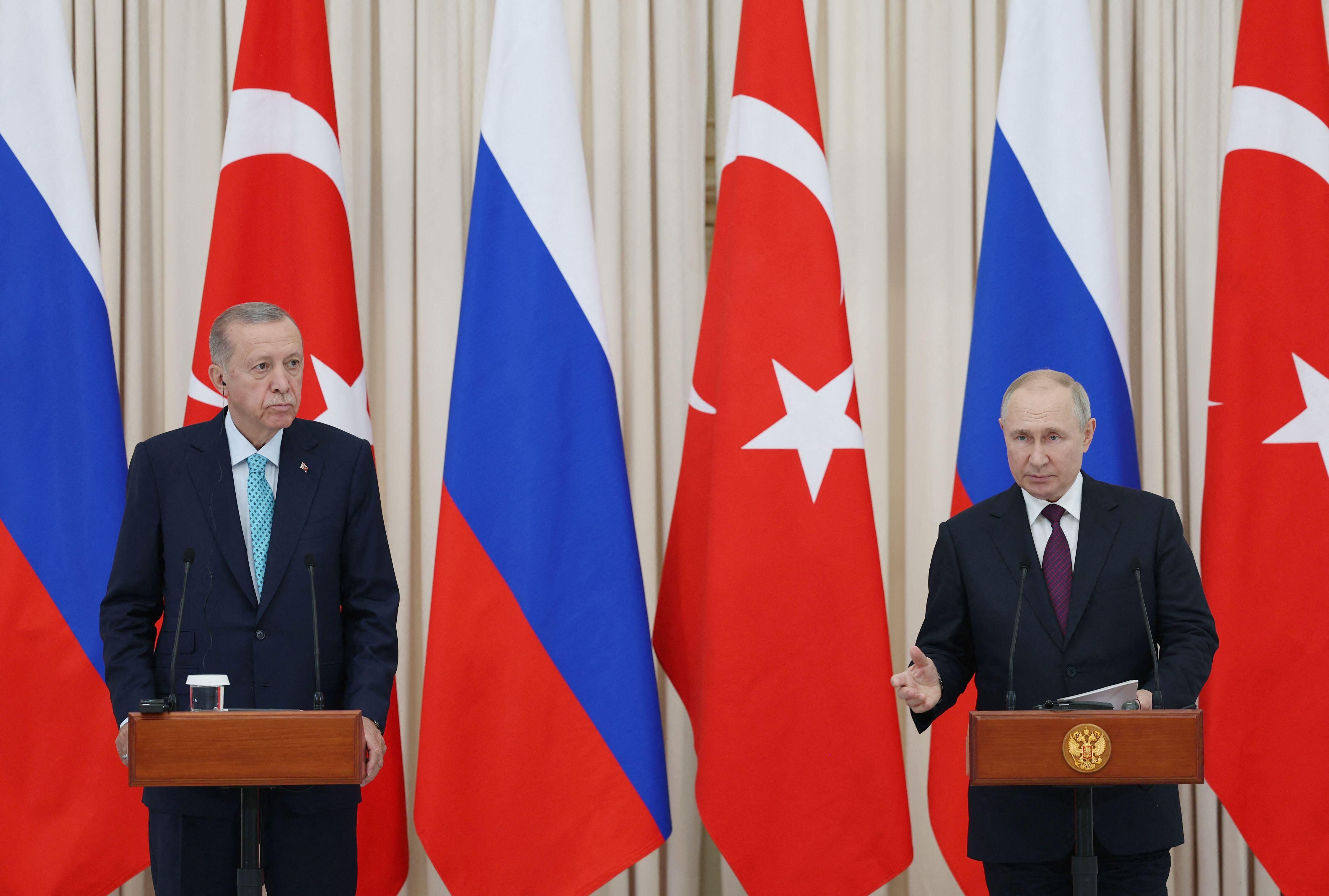 Encontro entre Erdogan e Putin em Moscou para encontrar uma