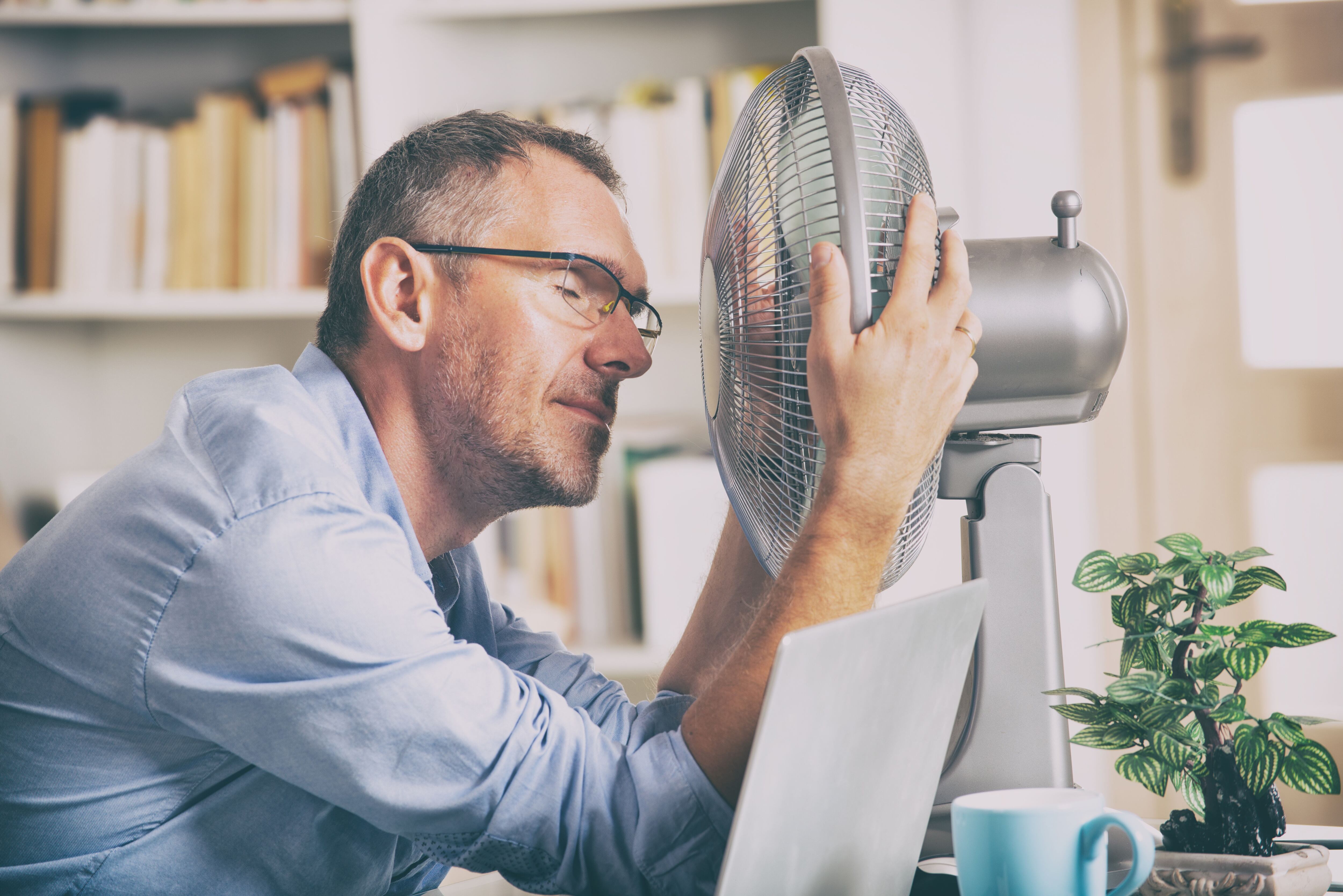 Ar-condicionado caseiro funciona? Cientista dá dicas para enfrentar calor