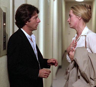Escândalos sexuais: Dustin Hoffman e John Oliver envolvem-se em debate  tenso - Atualidade - SAPO Mag