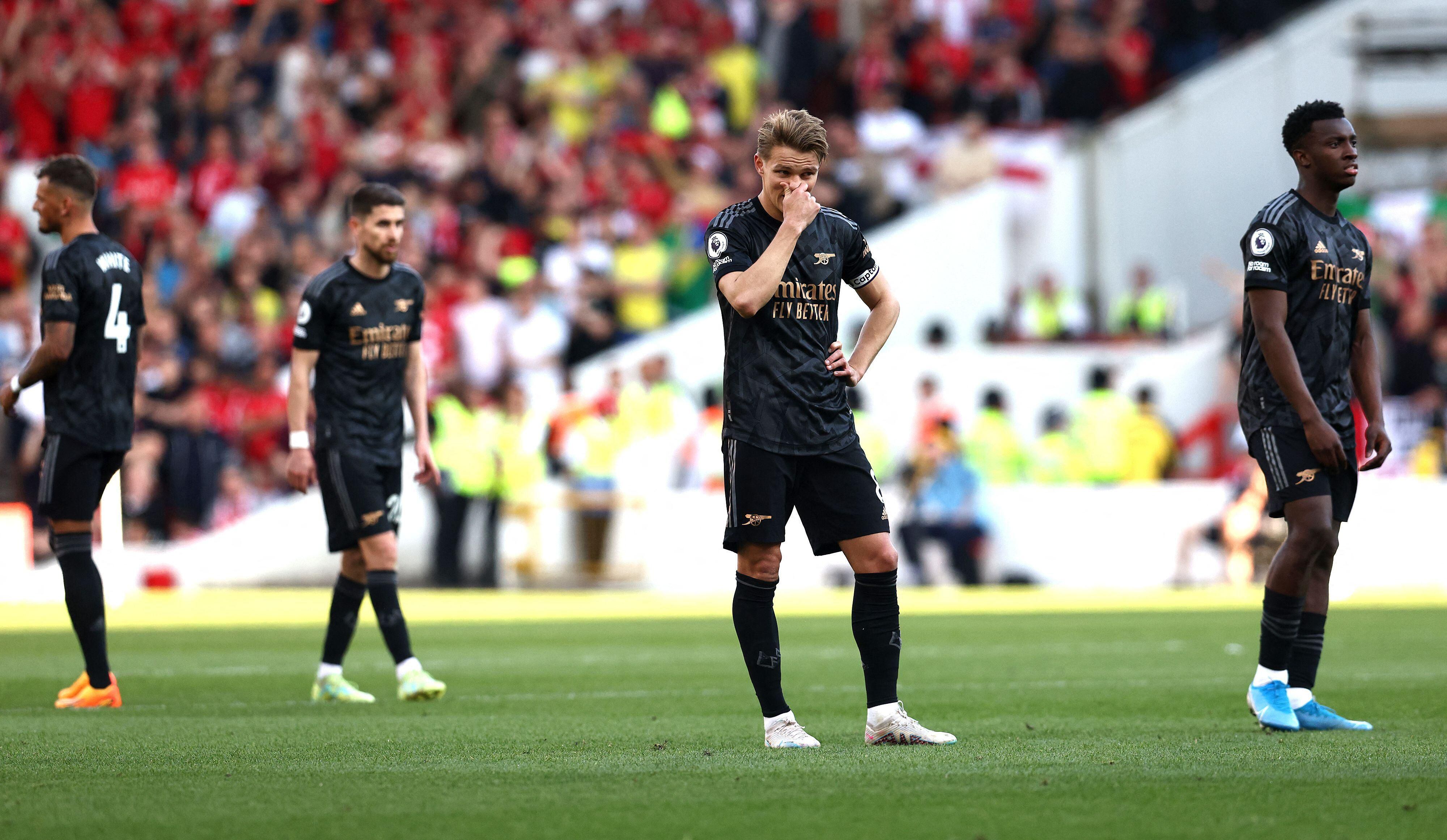 Jogo do Manchester City, tricampeão inglês, termina em celebração