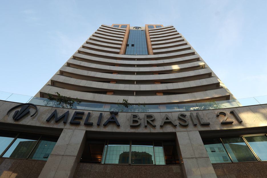 Fachada do Hotel Melia, em Brasília; suíte presidencial usada por Lula tem 183 metros quadrados