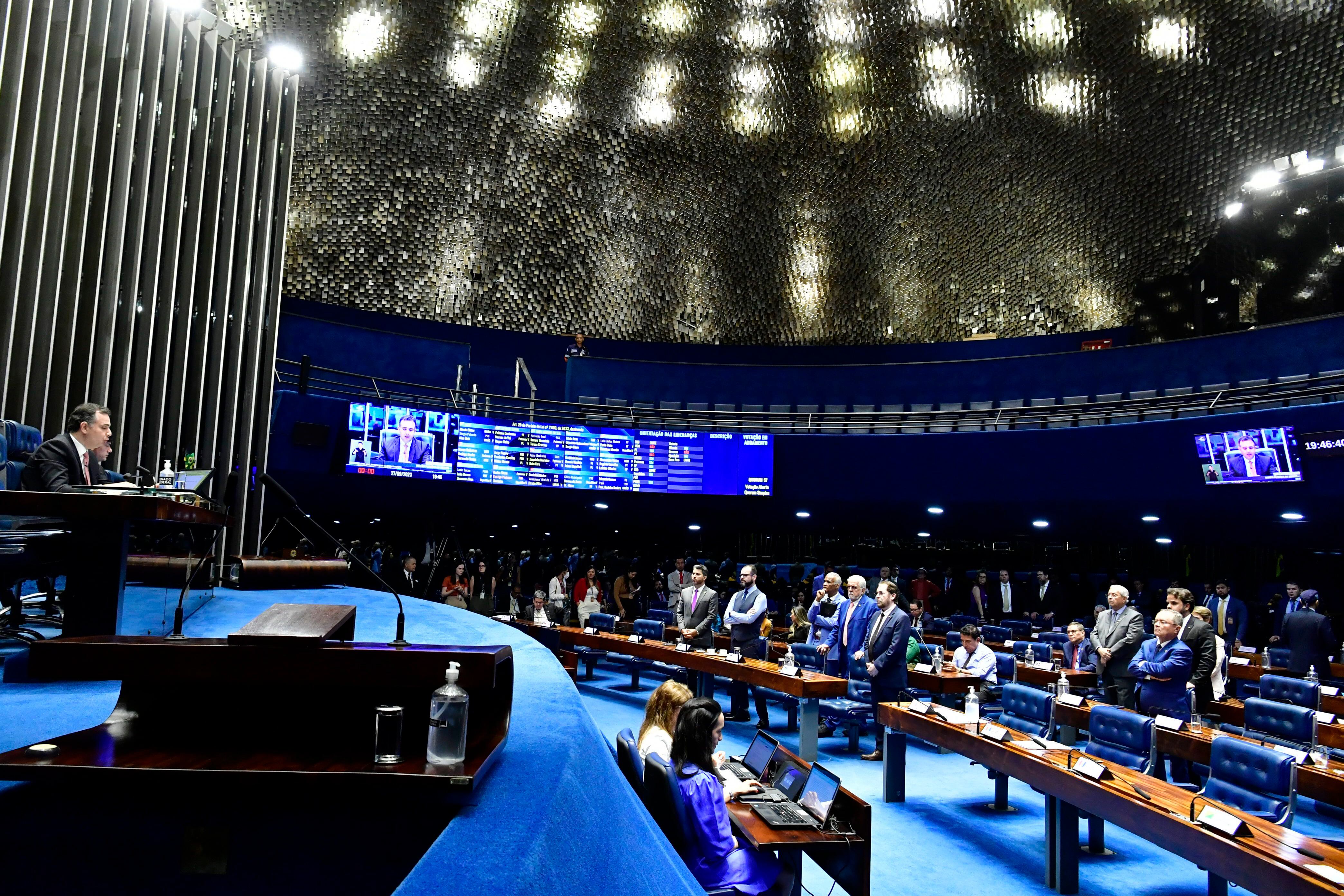 Koka - Câmara atua para barrar sessão do Congresso que analisaria vetos de  Lula
