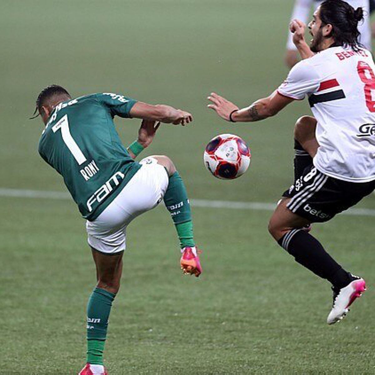 São Paulo e Palmeiras se enfrentam pelo Paulistão; veja o gol de Rony