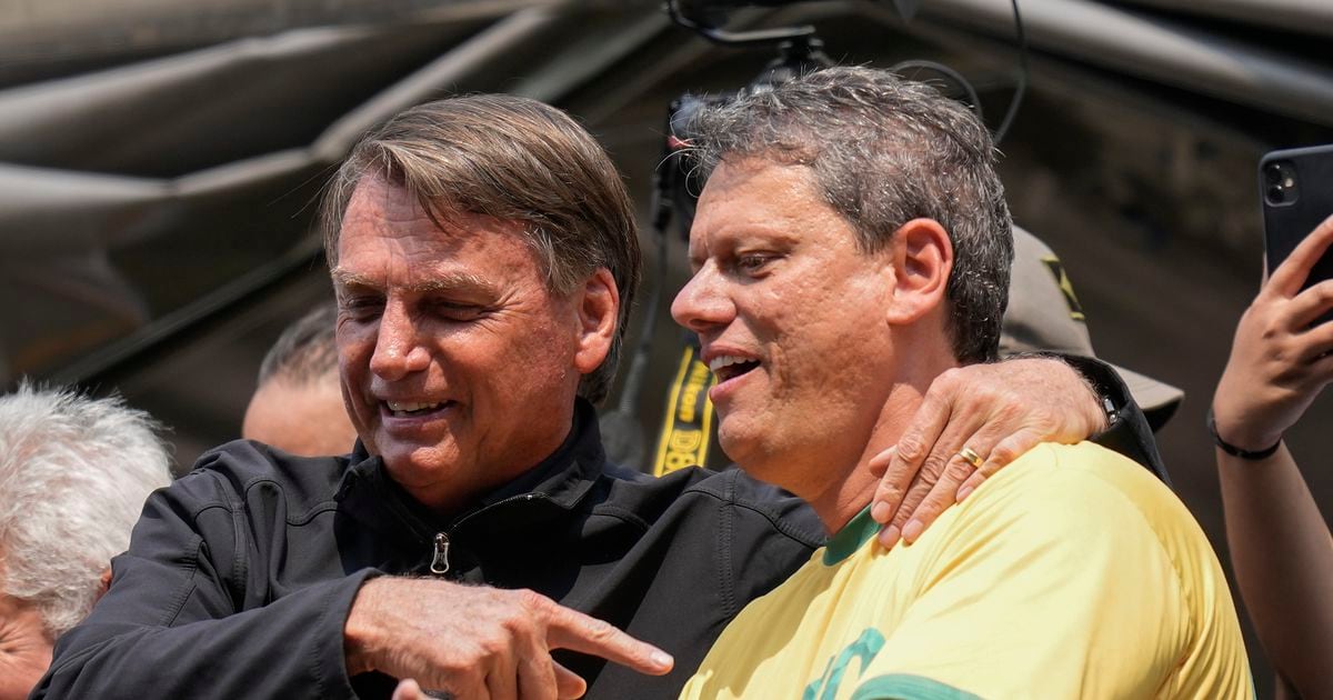 Bolsonarista edita Wikipédia de Tarcísio para validar tese de atentado