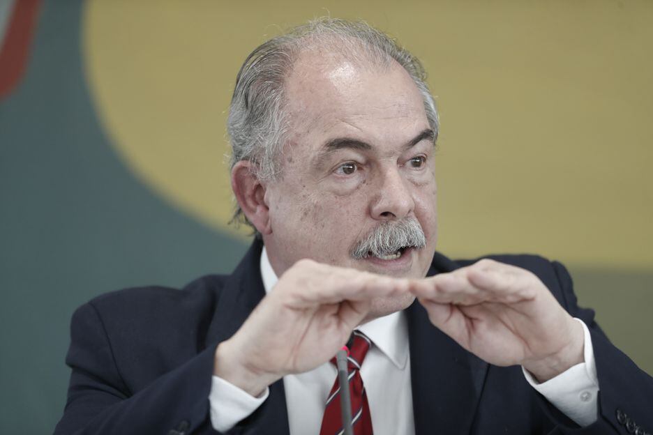 O presidente do BNDES, Aloizio Mercadante, rebateu as críticas à nova política industrial.