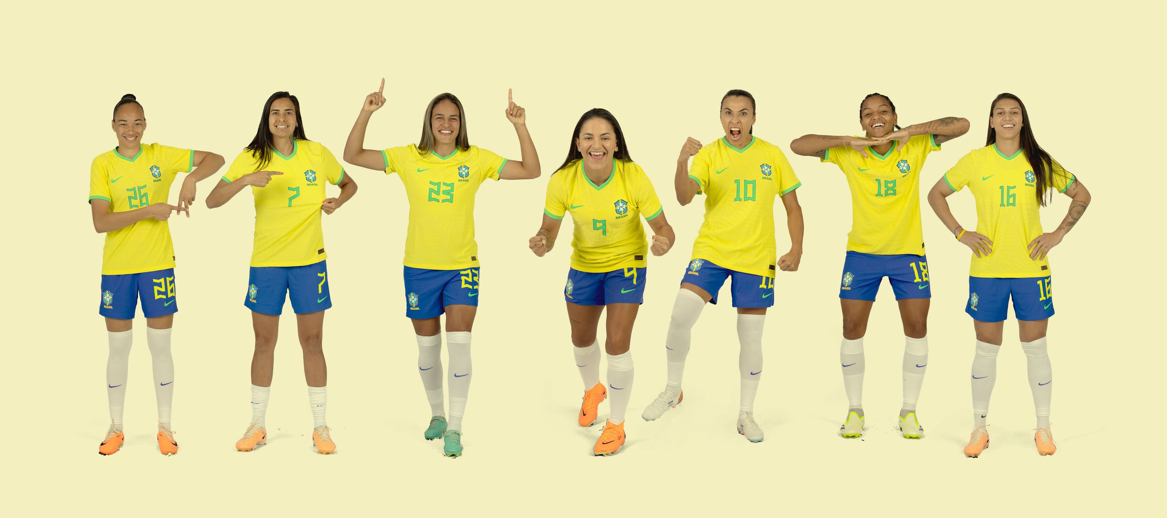 Seleção brasileira feminina faz foto oficial da maior delegação da