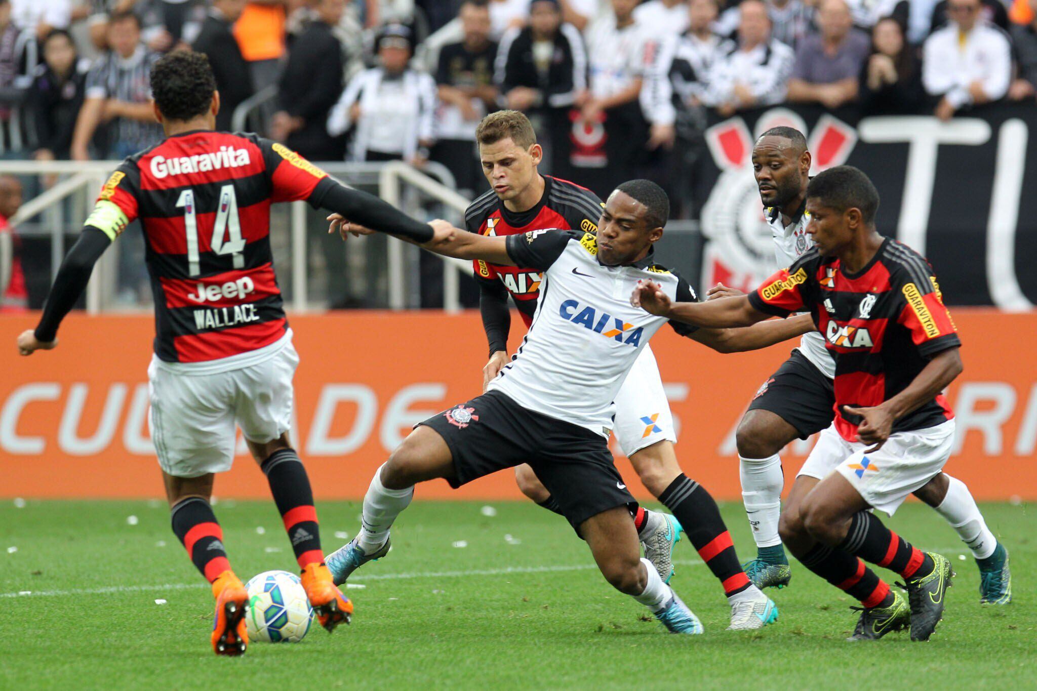 Agora bicampeão brasileiro pelo Corinthians, Jadson abre o jogo sobre  condição de reserva