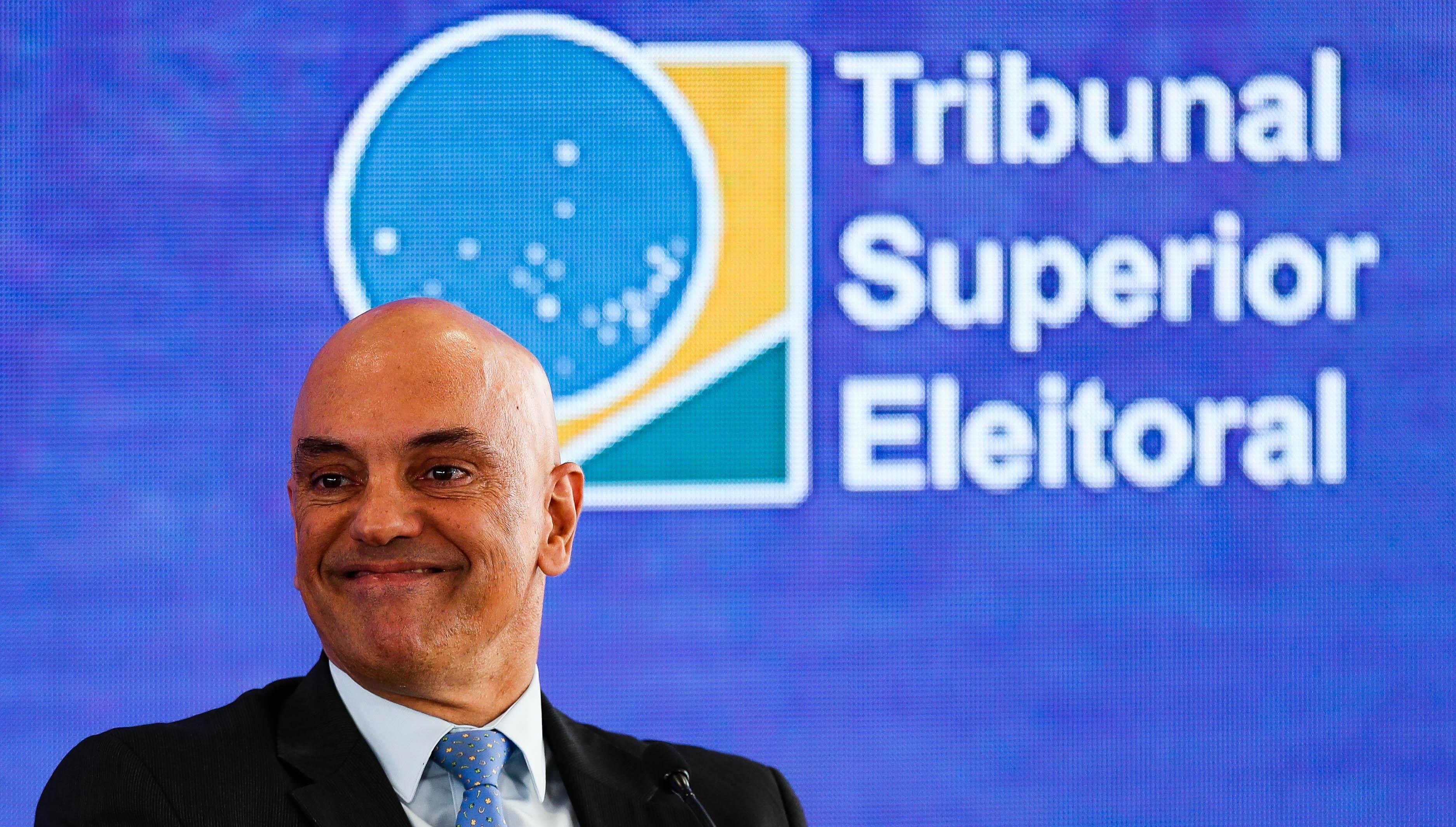 Perfis nas redes apoiam decisão de Moraes, que aprovou a delação