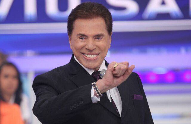 Silvio Santos brinca de 'pula sela' durante 'Jogo dos Pontinhos