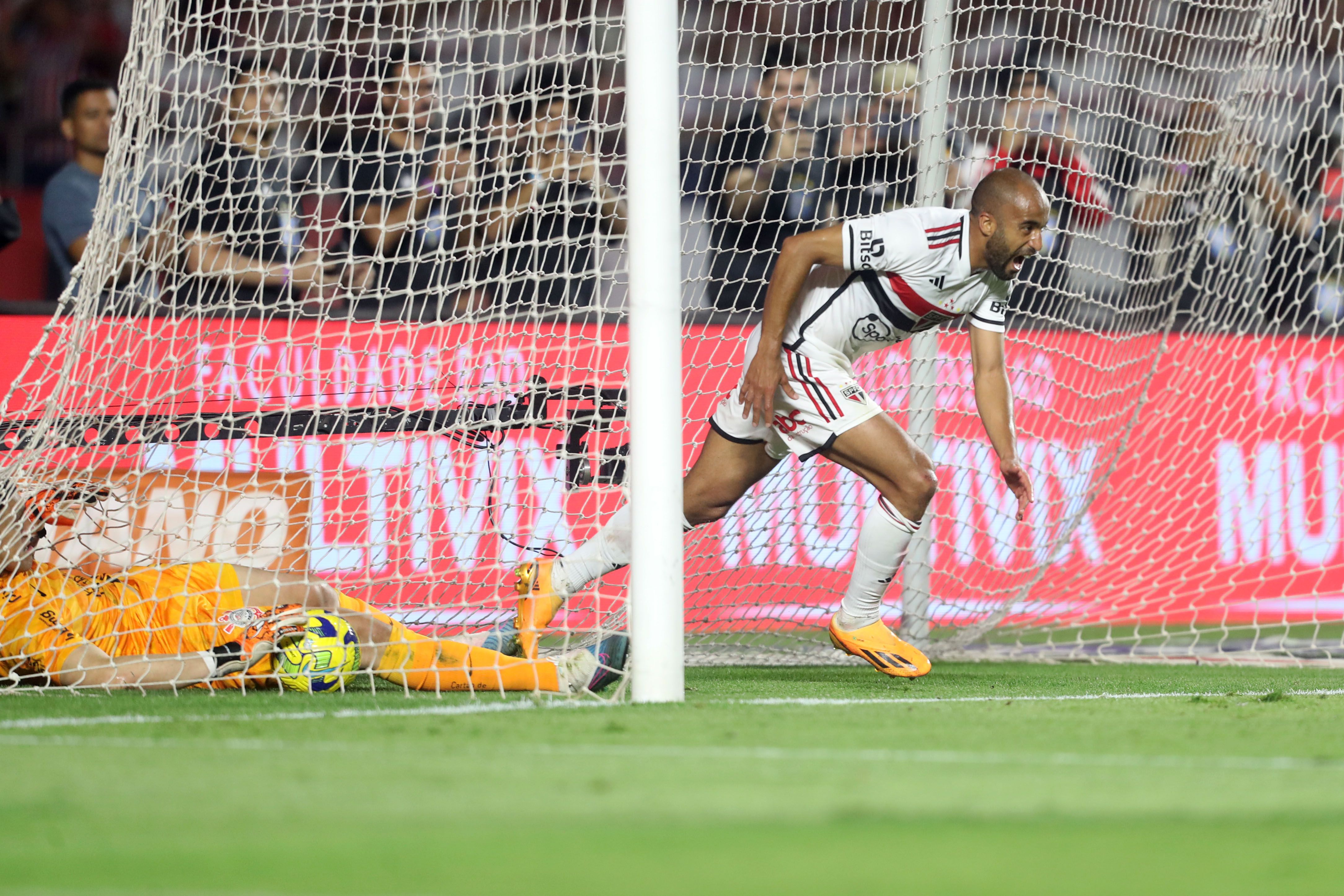 TV do SP mostra gol de Lucas num ângulo em que é possível ver que