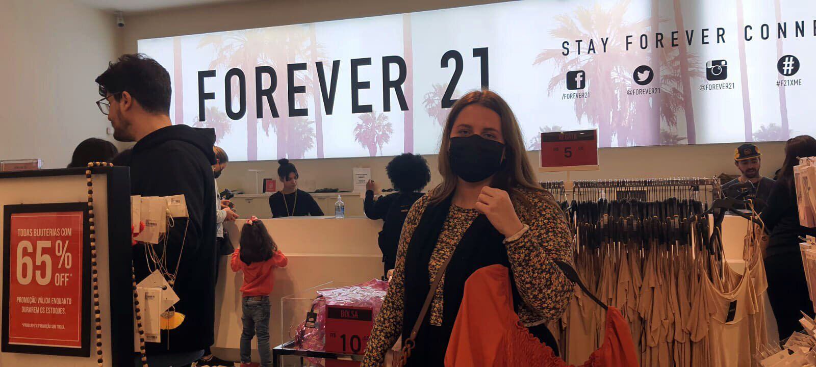 Forever 21 deve fechar todas as lojas no Brasil até domingo - Época  Negócios