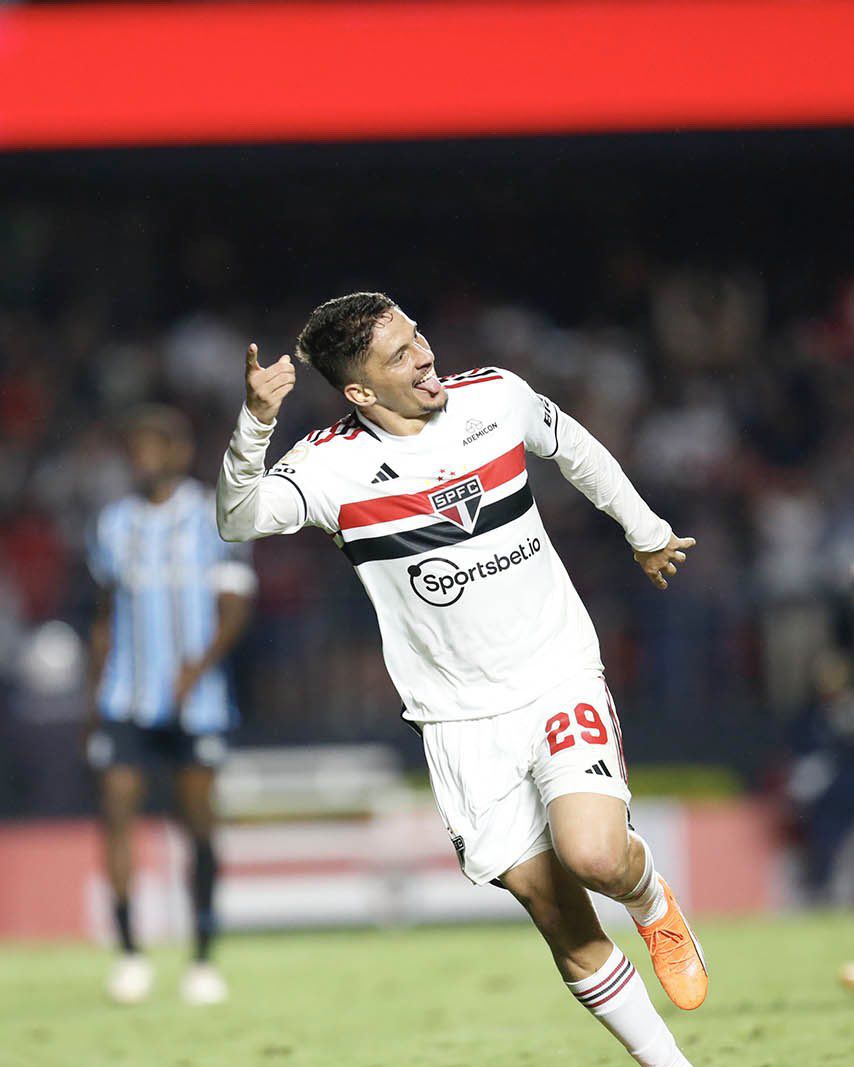 Flamengo 3 x 0 Grêmio  Campeonato Brasileiro: melhores momentos