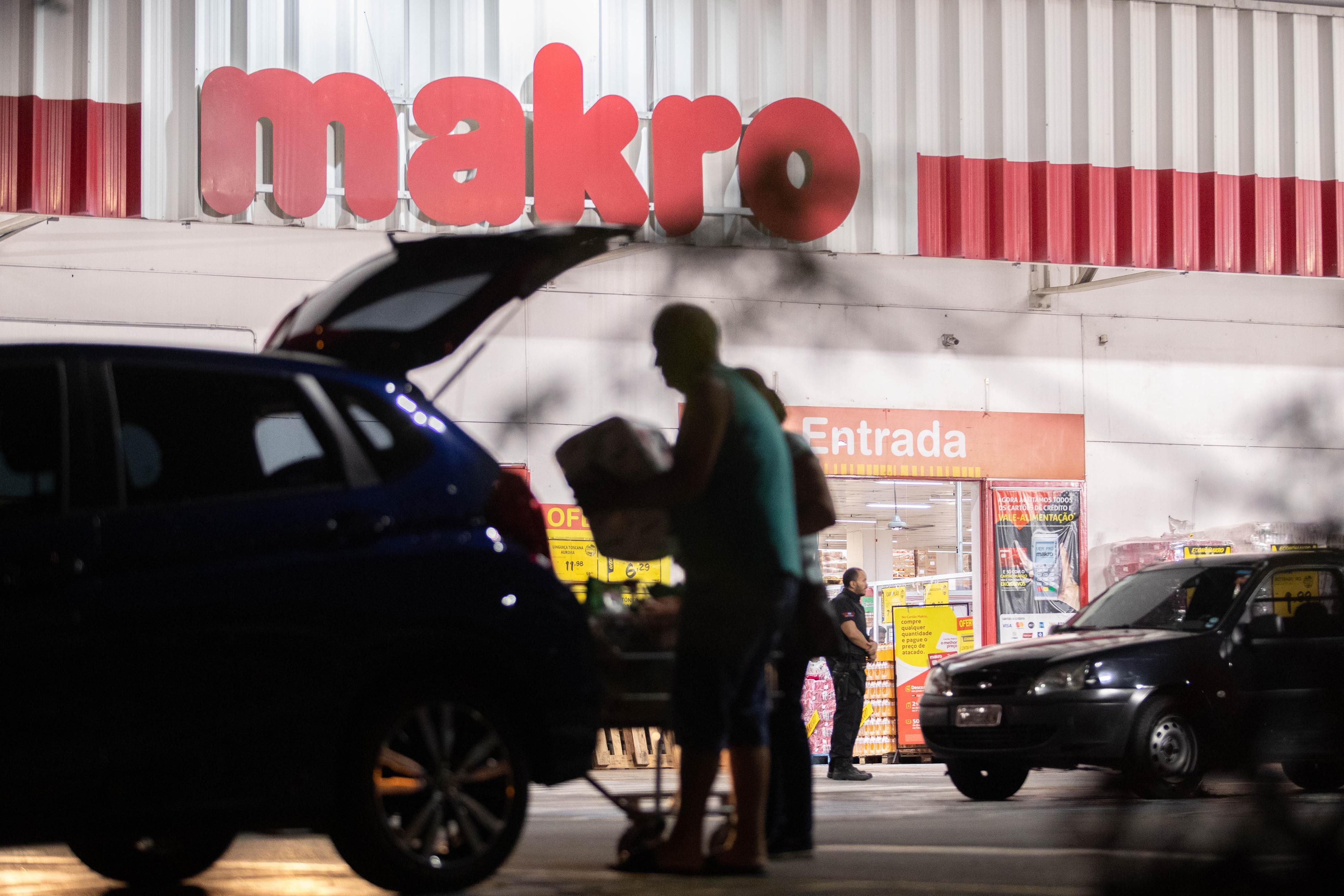 Makro está perto de fechar venda de lojas ao Grupo Muffato e deixar o Brasil  – Money Times