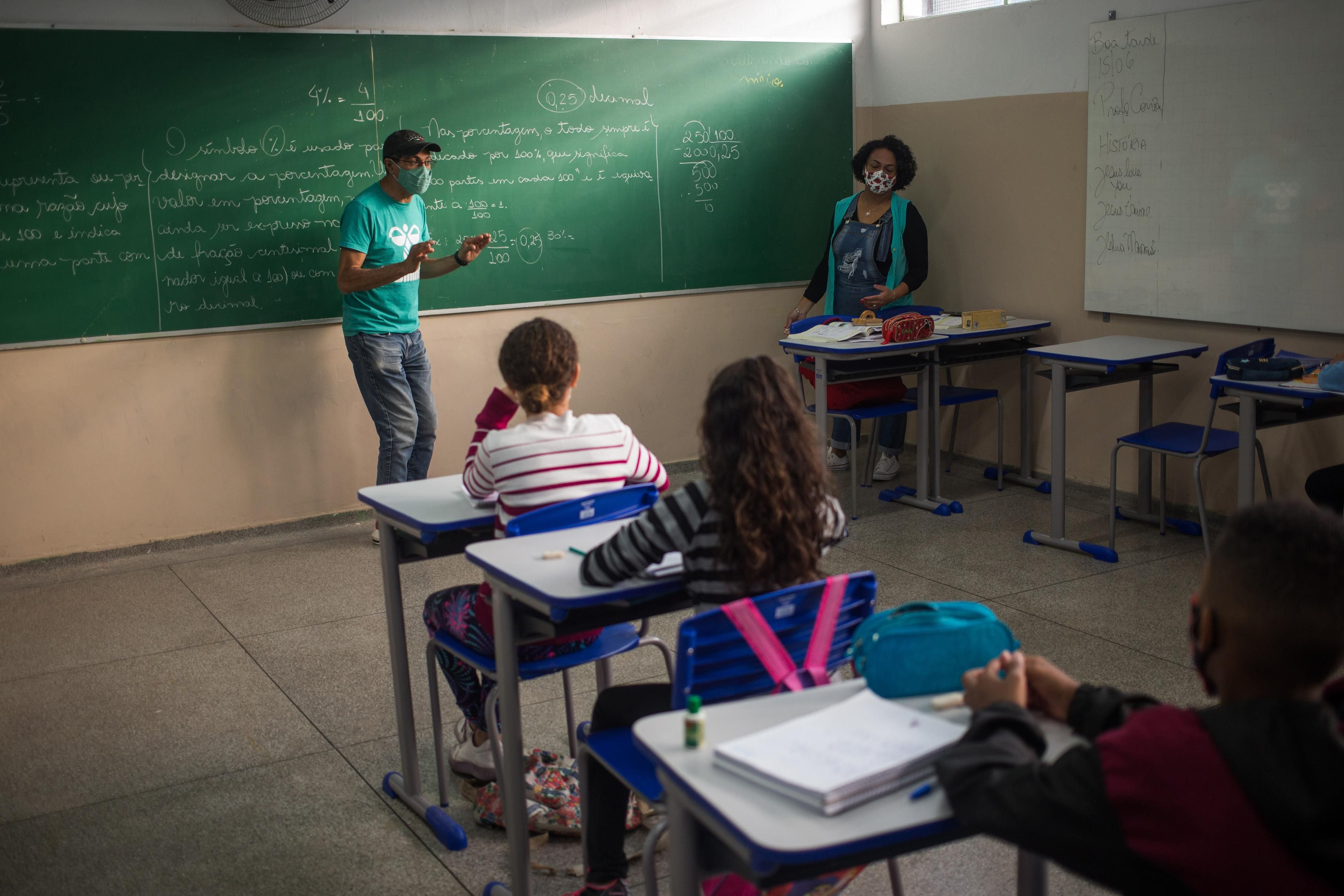 Reconstrução da Educação: ampliar ensino integral exige aumentar  investimento e preparar professores - Estadão