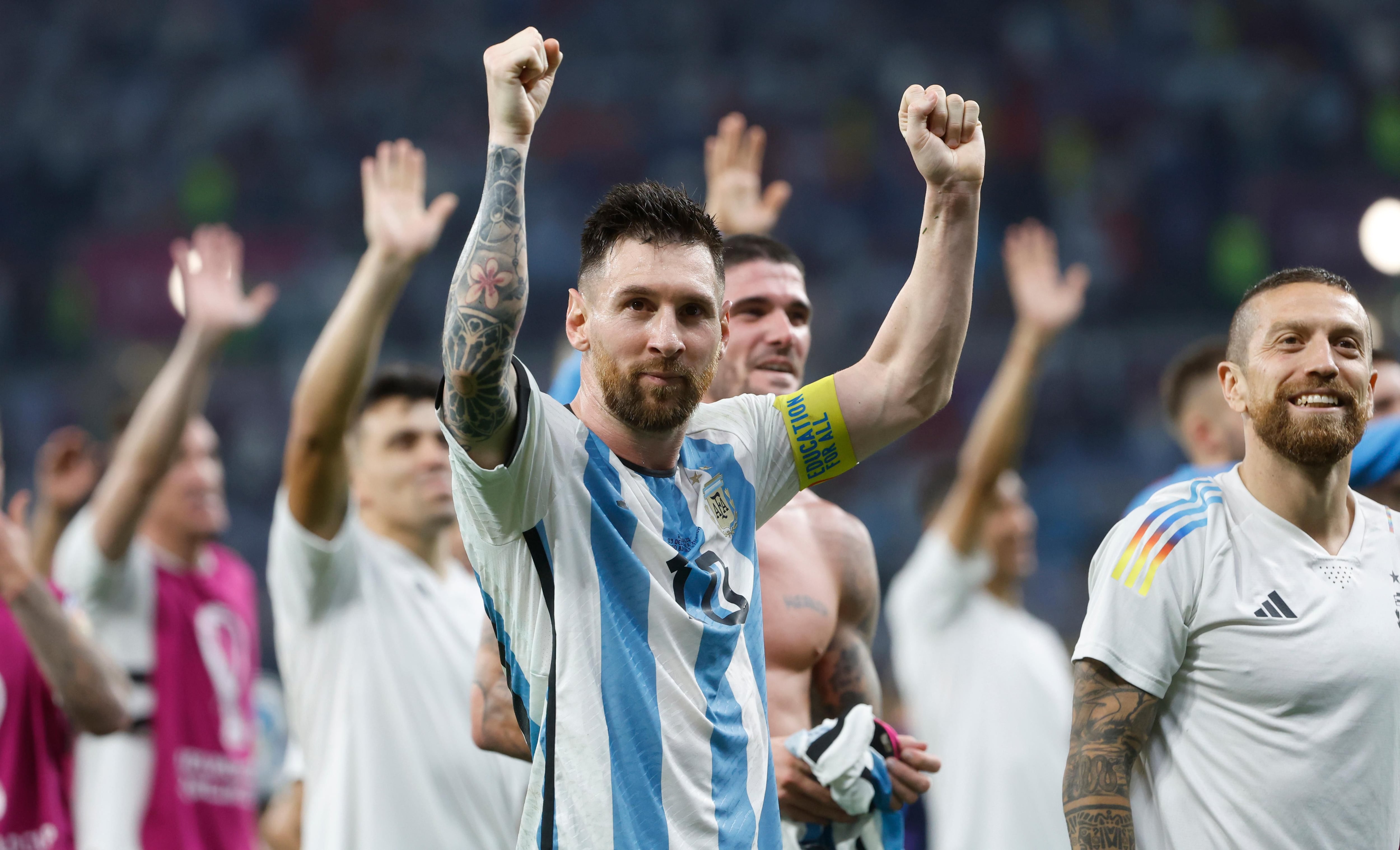 Com gol de Messi em sua milésima partida, Argentina bate Austrália