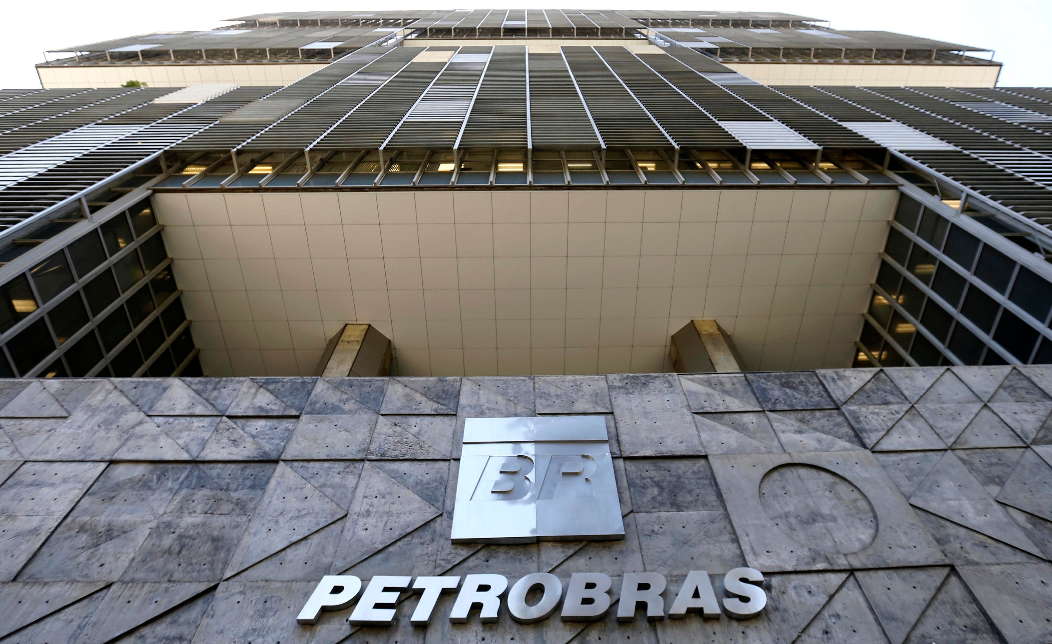 Várias estatais, como a Petrobras, cuja privatização sofre resistência de grupos de diferentes linhas ideológicas, entraram no radar do PPI, mas não devem ser vendidas no atual governo
