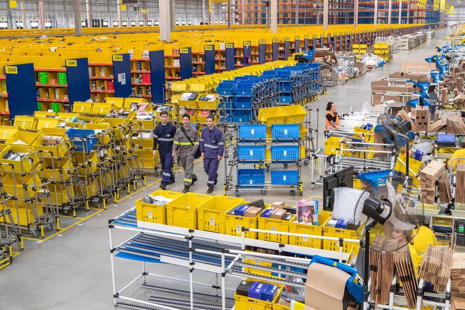 Centro de distribuição do Mercado Livre em Extrema; um em cada quatro produtos vendidos no e-commerce brasileiro sai de um centro de distribuição da cidade. 