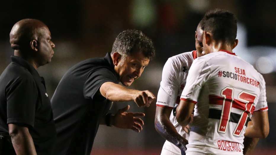 São Paulo supera o Coritiba e traz alívio para Doriva em semana decisiva -  Gazeta Esportiva