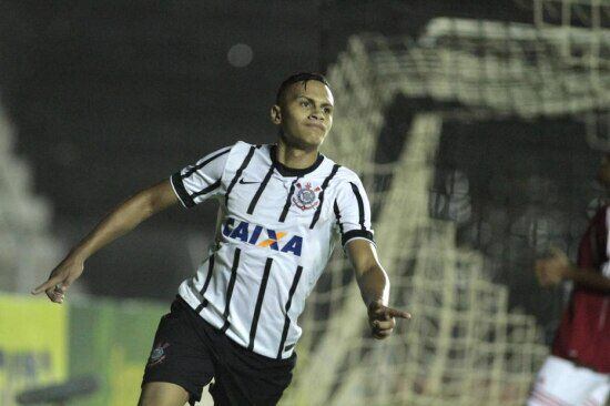 Copinha: Em jogo tumultuado, São Paulo bate Cruzeiro e vai à semifinal