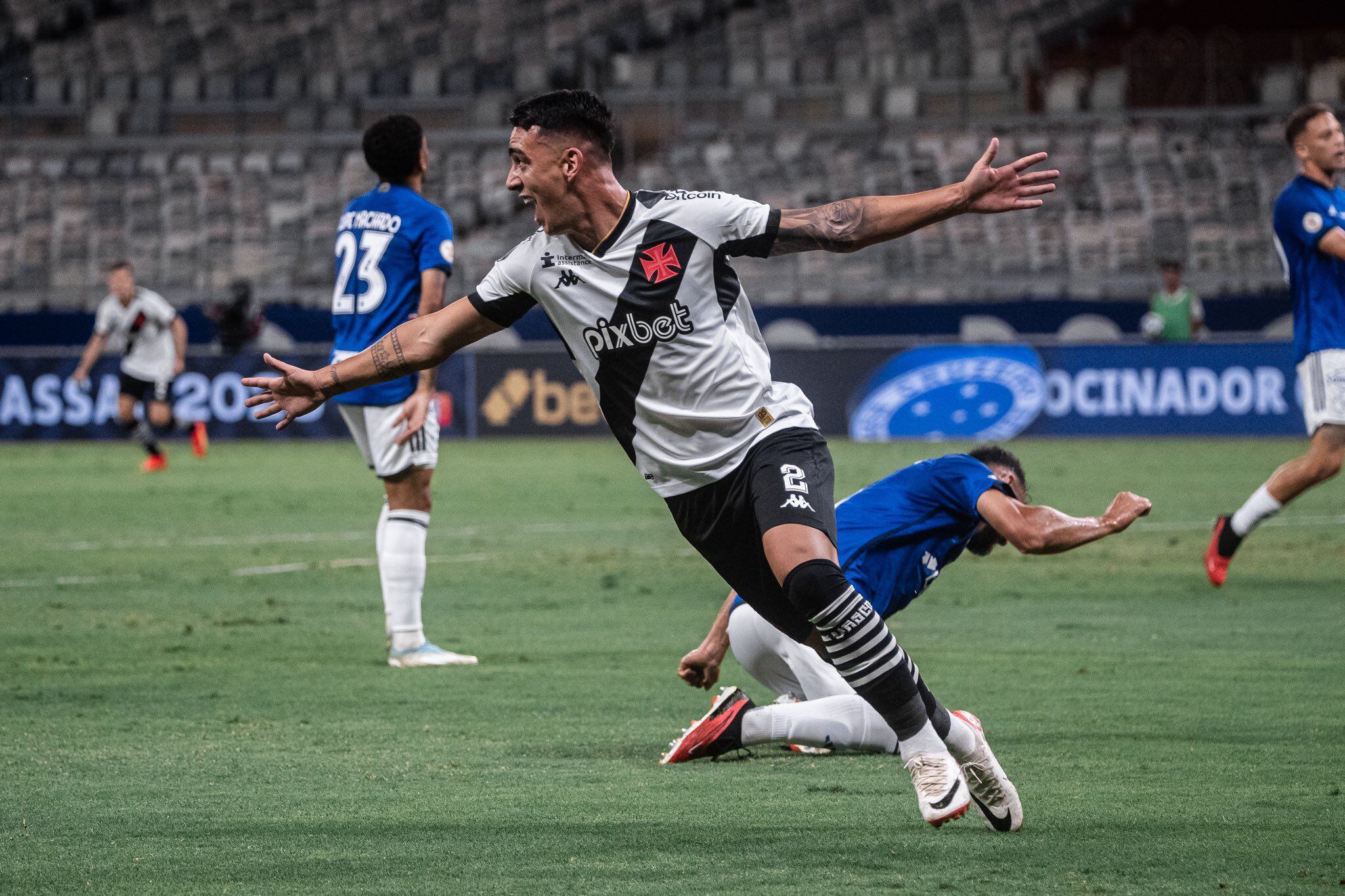 Veja melhores momentos de Cruzeiro 2 x 2 Vasco