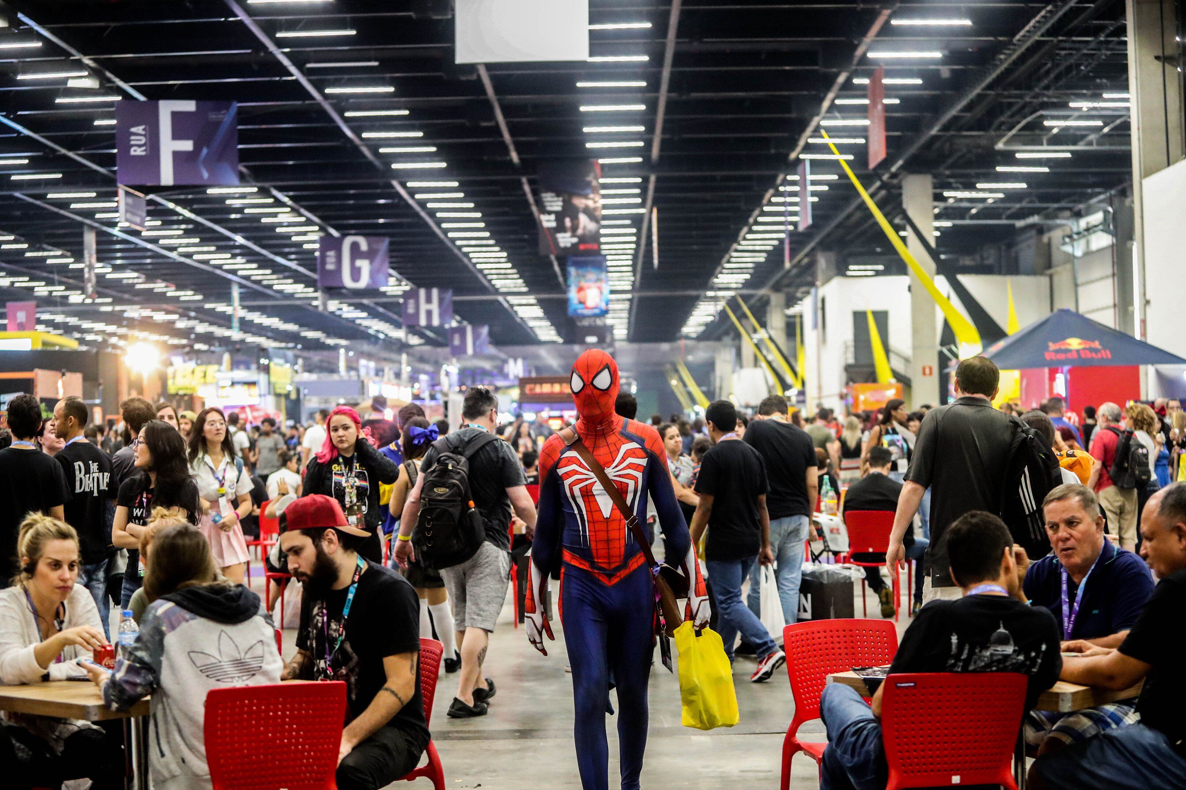 omelete on X: @MargotRobbie OUTRA ARLEQUINA DE AVES DE RAPINA, MAS ESSA DE  QUEIXO ERGUIDO #CCXP19 #GEEKse  / X