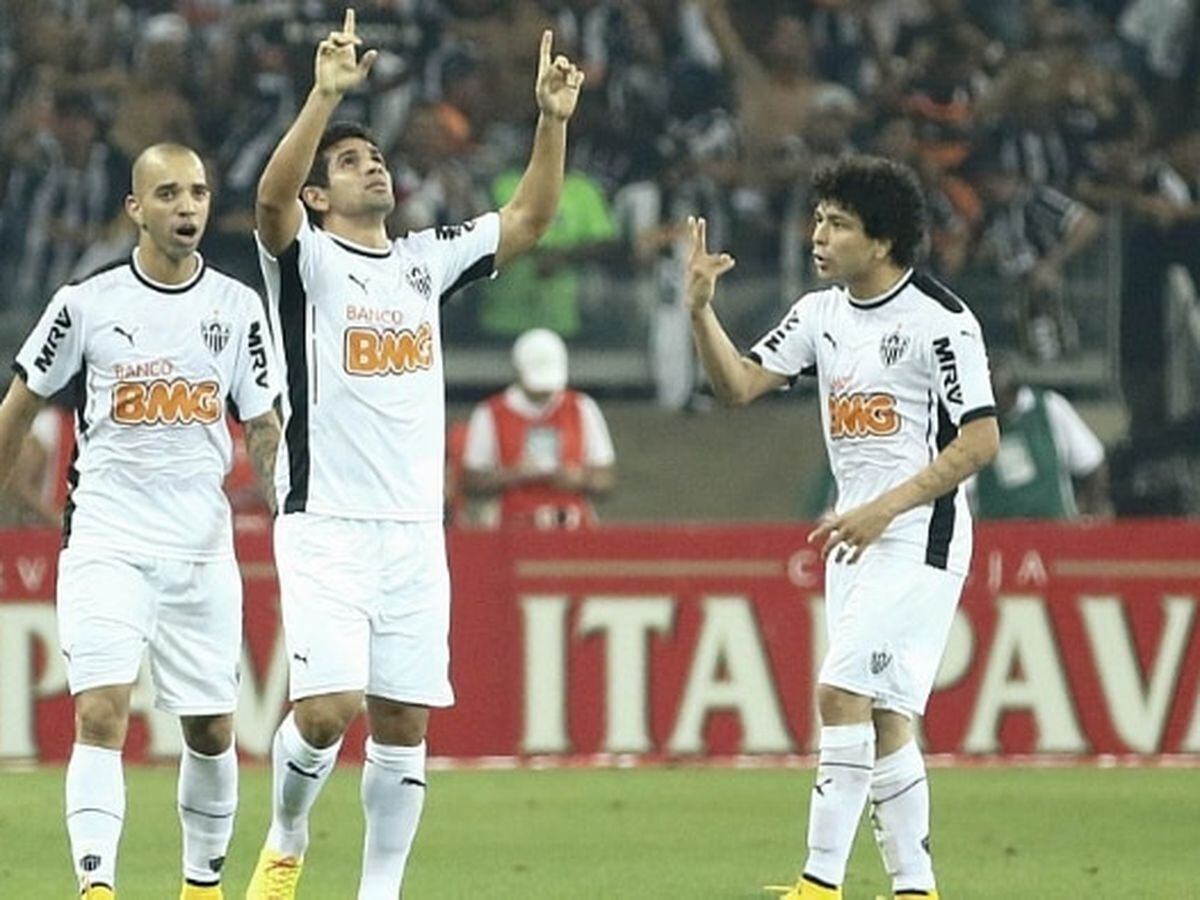 Corinthians e Atlético-MG formam quase toda seleção do Brasileiro 2015