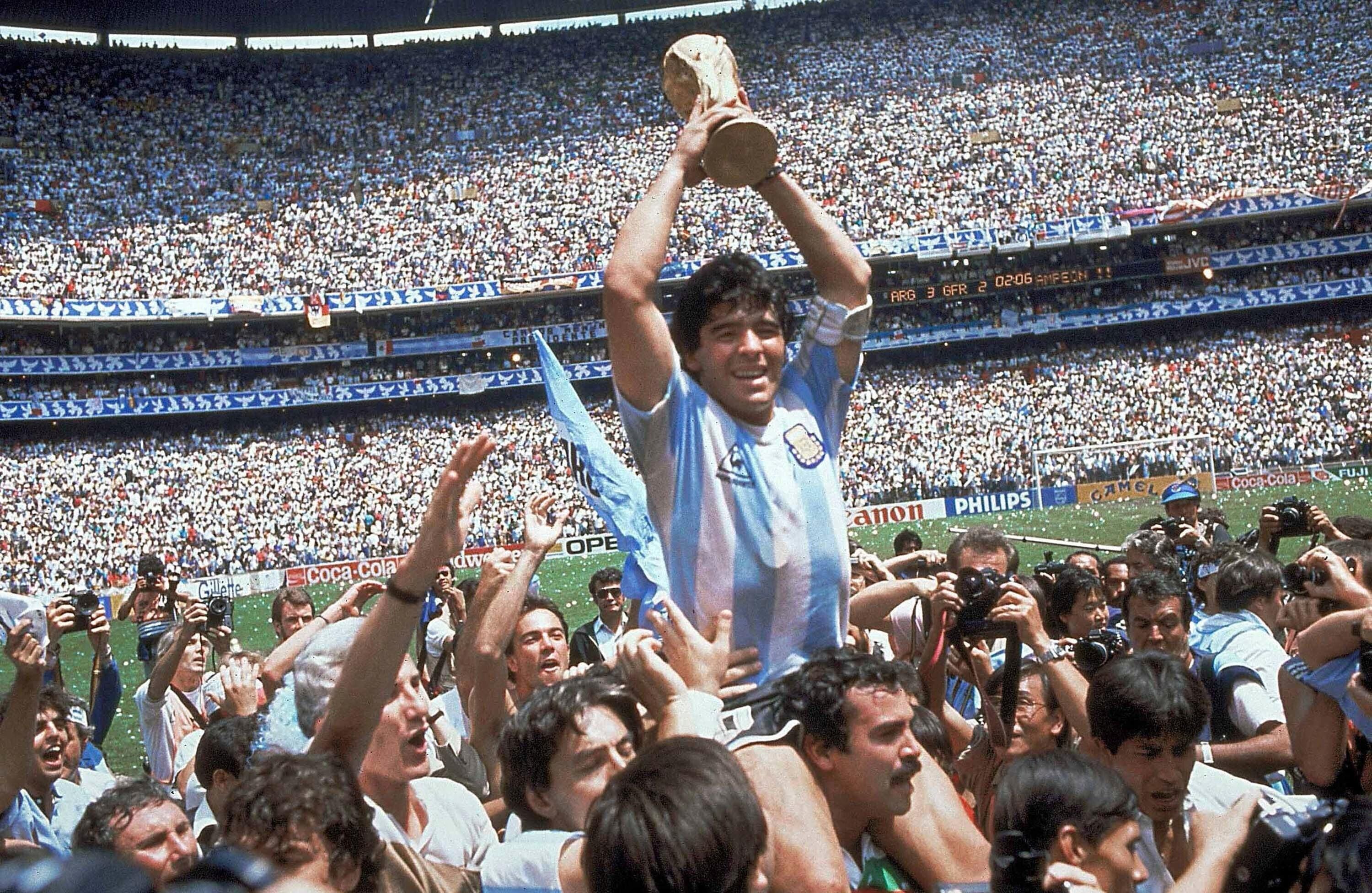 Franceses realizam sonho de erguer a taça da Copa do Mundo; Fotos, Copa do  Mundo