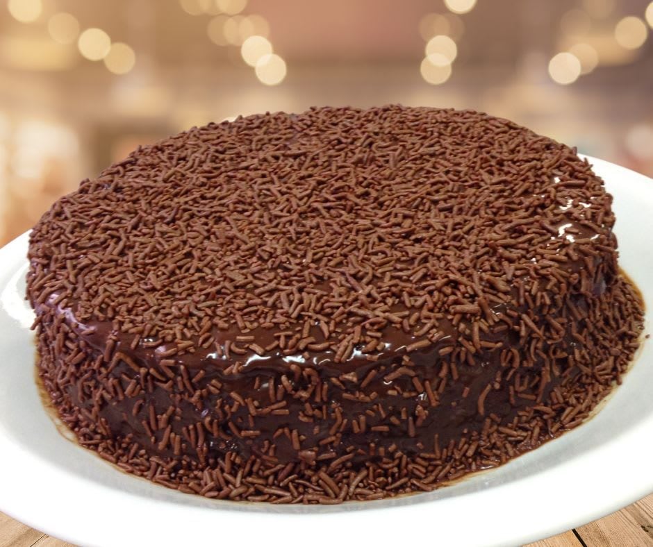 Piemonte Confeitaria - Edgard fez 40 anos, com nosso Mini bolo em degrade  com tons de verde. Massa: Chocolate 50% cacau Recheio: Brigadeiro de  chocolate meio amargo e brigadeiro de chocolate ao