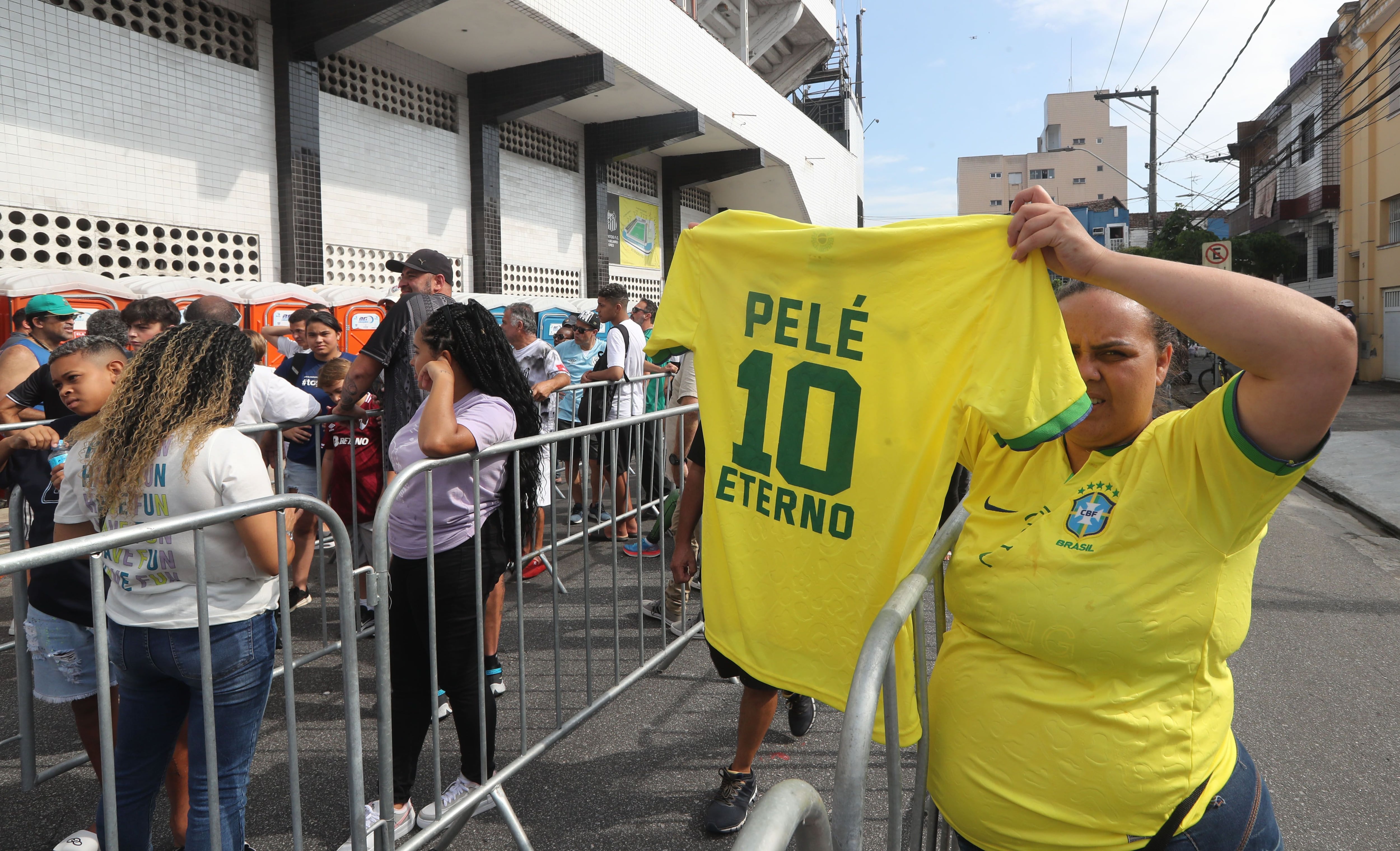 Sport usa camisa amarela de goleiro como uniforme para homenagear Pelé, sport