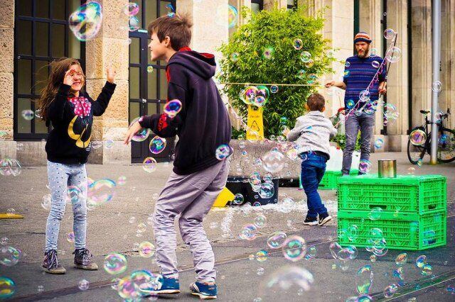 Férias: 7 brincadeiras para pais e filhos - Pais e Filhos - Institucional