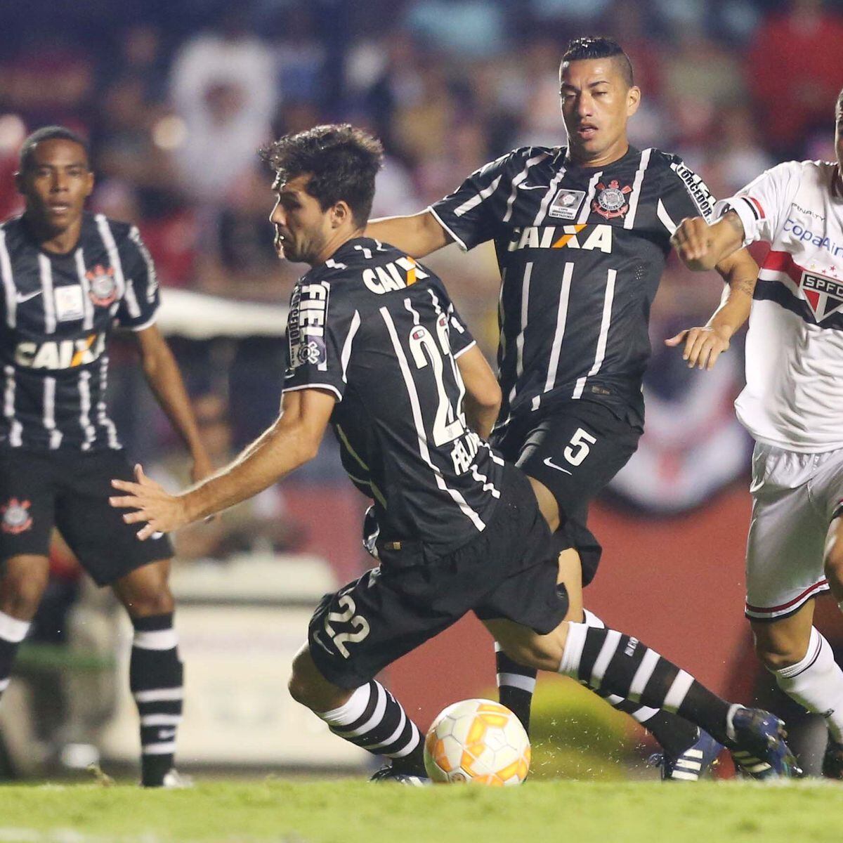 Atlético-MG bate o Danubio e avança na Libertadores
