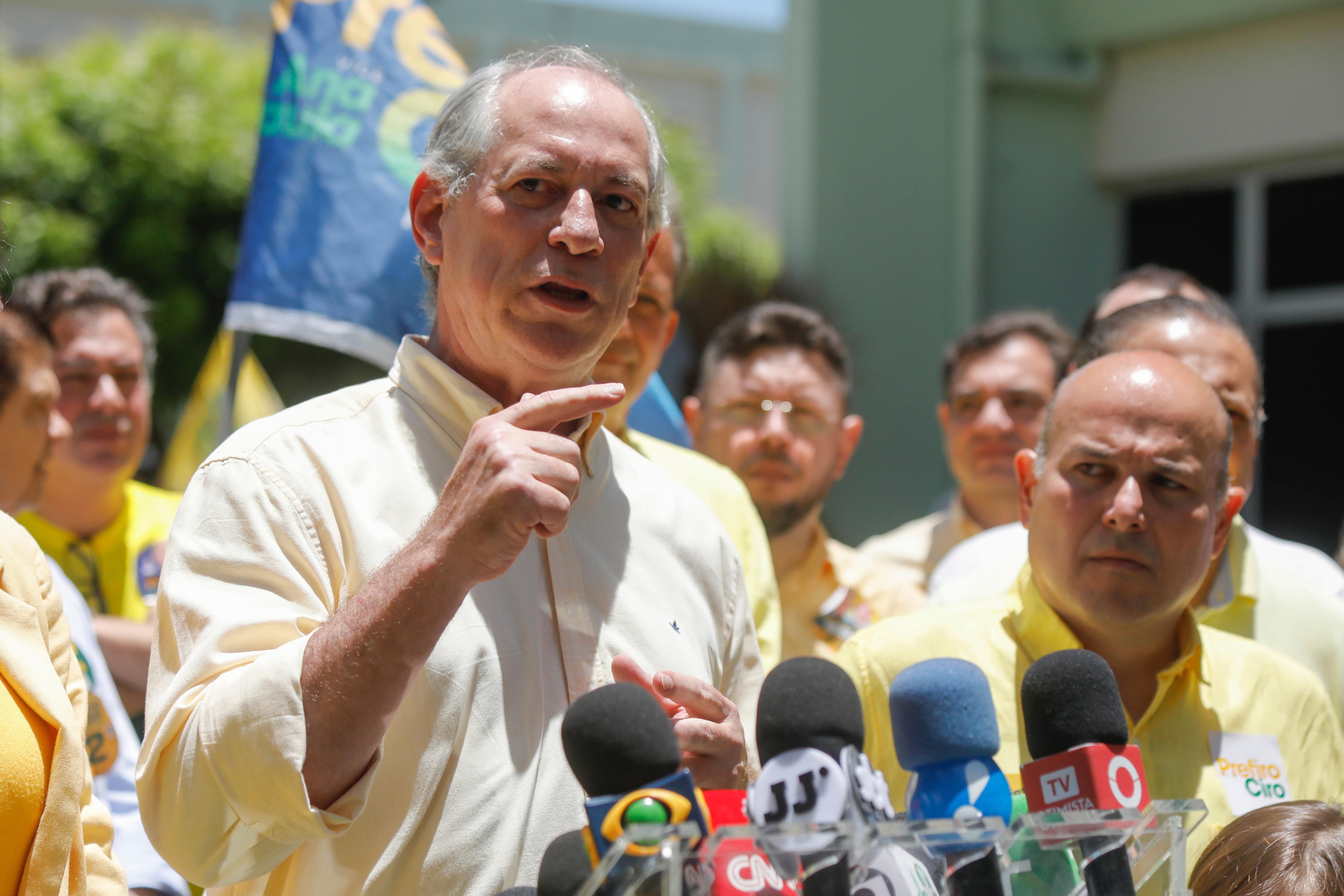 Entre tapas e beijos O que Simone Tebet e Ciro Gomes disseram