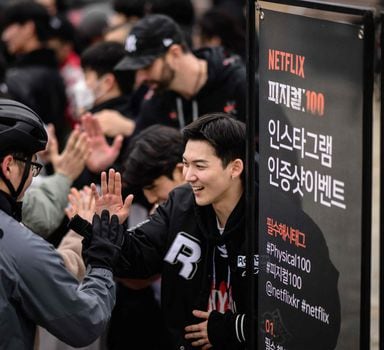 Efeito Netflix: turismo inspirado em série coreana ameaça localidade na  Suíça - Rádio Itatiaia