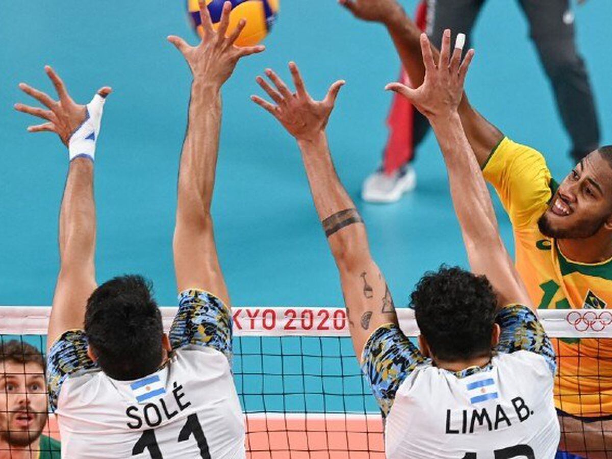 Vôlei masculino: Brasil reage, mas perde para Japão no tie-break
